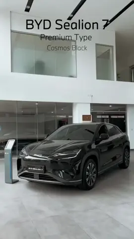 Gak cuma gaya, tapi juga bertenaga! 🚀 BYD Sealion 7 Performance, 0-100 km/jam cuma 4.5 detik! Siap jadi raja jalanan dengan SUV listrik yang futuristik ini? 😎⚡️ #Sealion7  #ElectricSUV #SUVListrik #MobilListrik #BYD 