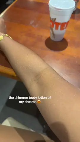 @NatureWell y’all did your thing with this vanilla shimmer body cream 😍 #naturewell #bodycare #BeautyTok #shimmer #shimmerbodylotion 