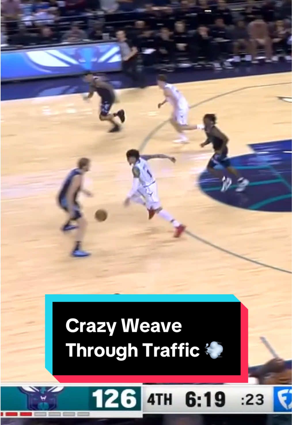 The way LaMelo weaves through traffic 🚦 #NBA #basketball #LaMelo #LaMeloBall #Hornets 
