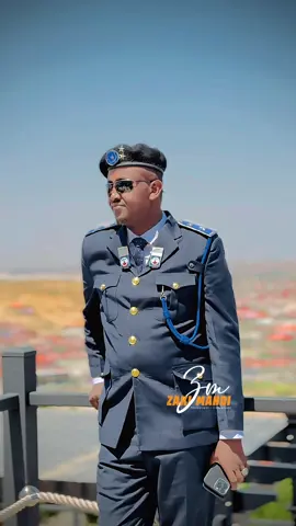 Sharmaake suldan xiirey #somalitiktok #viralvideo #foryouシ #ciidankaboliska_somaliland #foryoupage 