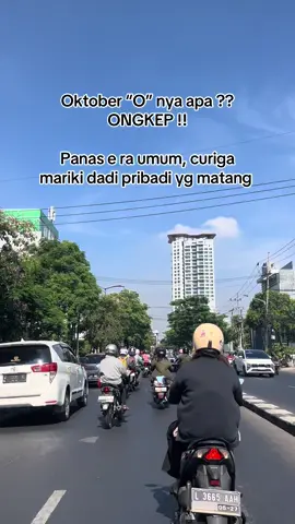 Panas e Menteng menteng cah, Wes kaing kaing gorong awak mu ? 😂 #panas #surabaya #cuaca #fyp #bmkg 