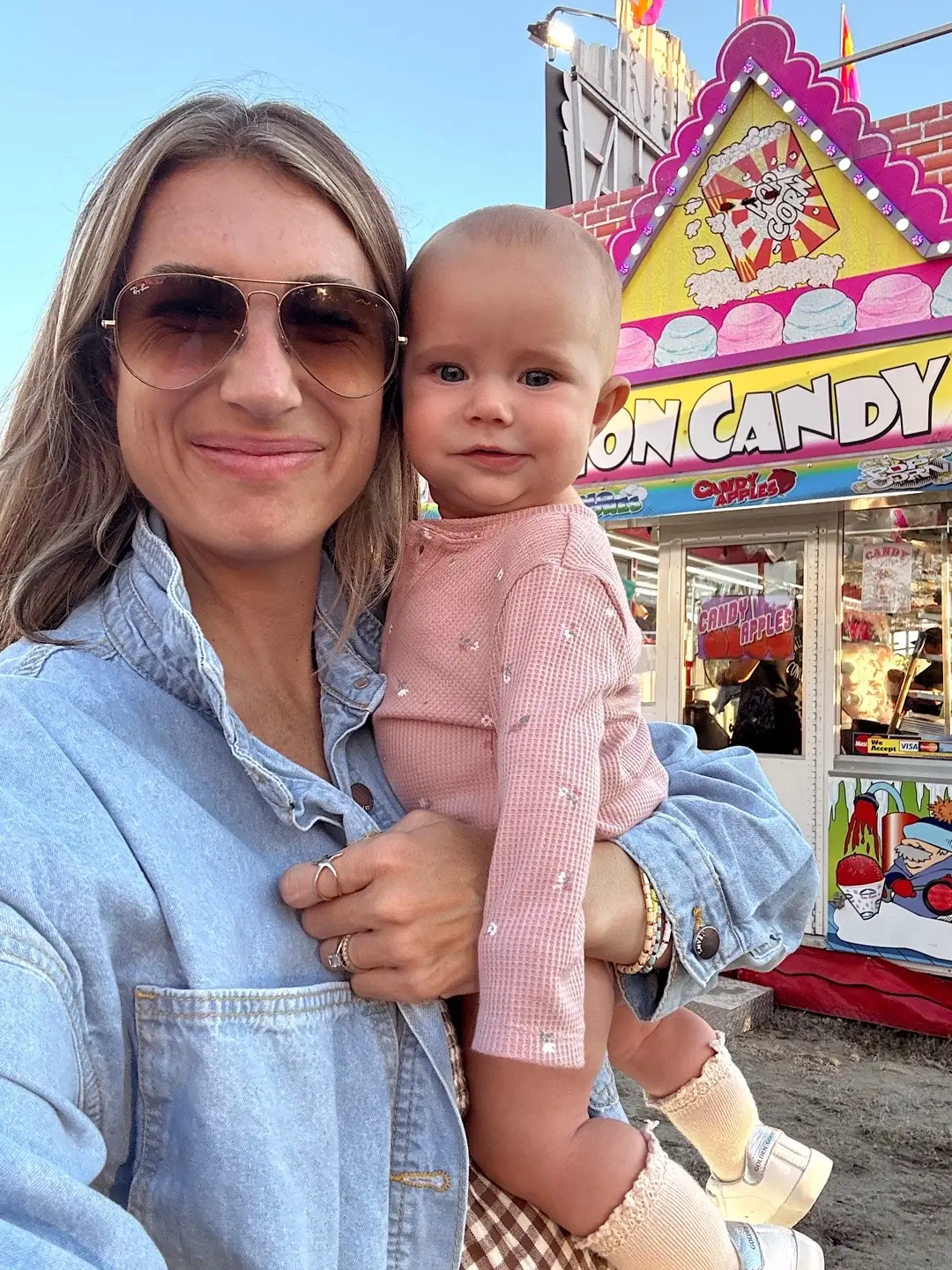 🎡🎠🎟️🎢 🥨🤡🎪🍗