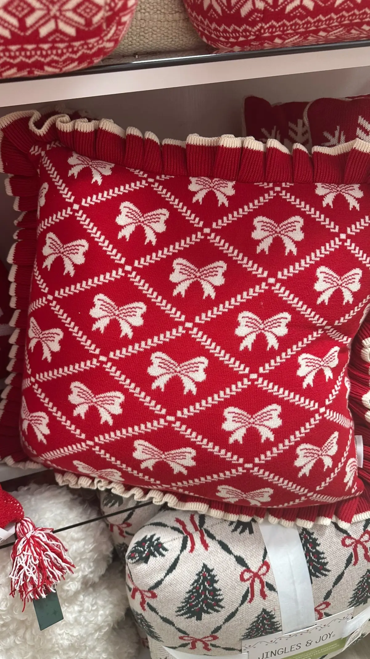 Stopped into @HomeGoods this week to pick up some new pillows inserts, and came home with some extra things, including these adorable decorative pillows.  I’m not super into the “bows on everything” trend, but these shockingly caught my eye. ❤️ #homegoods #homedecor #holidaydecor #pillows #decor 