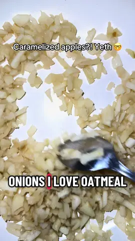 Now dont worry about that dingy undertone, thats my camera they look fine in person and taste even better #recipes #oatmealtiktok #overnightoats #food #mealprep 