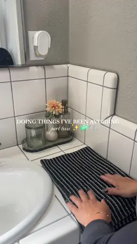This is your sign to clean your make up brushes ✨  #clean #chores #cleaningmakeupbrushes #makeupbrushes #cleaningtiktok 