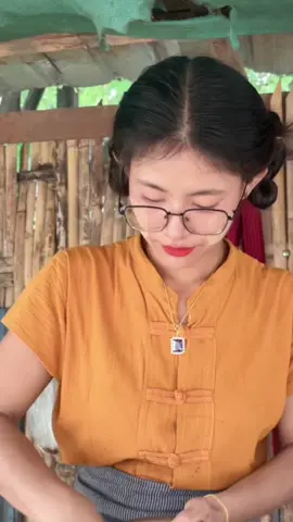 သာစည်မိုးကောင်းနေလို့ ဆိုင်ထွက်ရမှာကိုလန့်နေပီ🥺🥺 စျေးရောင်းရမယ့်အချိန်ကျရွာပီ😫 #အသုပ်စုံ 