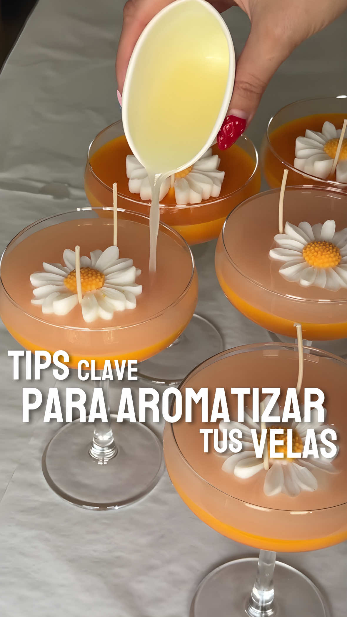 Tips para aromatizar tus velas 🕯️ #velasdecorativas #manualidades #veladesoja #DIY #artesania aprender a crear tus propias velas es una excelente opción para ti si buscas dominar una habilidad, si deseas hacerlo como hobby o si lo que buscas es emprender desde casa acompañando a tu familia haciendo algo que realmente te apasione y te resulte terapéutico con sus aromas y fragancias 💖