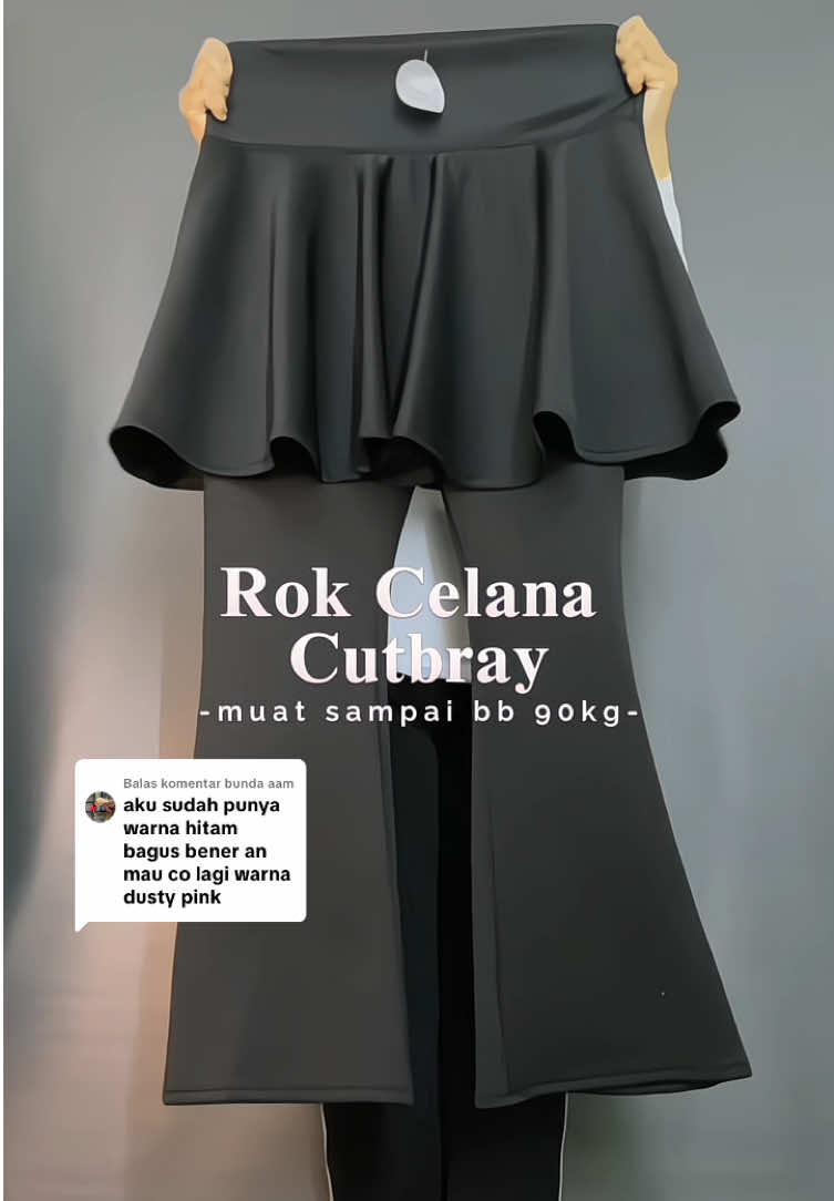 Membalas @bunda aam celana olahraga model rok celana cutbray ini emang secakep itu ga cukup deh klo cuma punya 1 😍😂 #celanaolahraga #rokcelanaolahraga #outfitolahraga #outfitolahragahijab