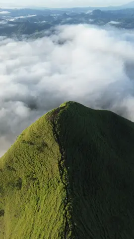 Cerro Eramon ☁️⛰️ . .  #montañas #Lifestyle #montañismo #aventura #vidanatural 