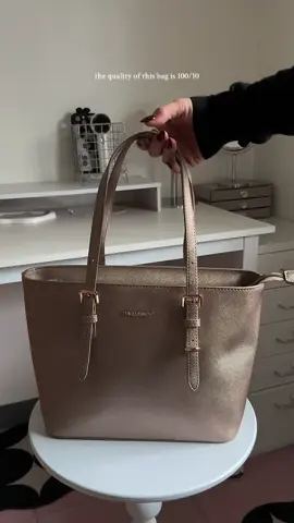 One of my fav bag! Super ganda ng quality 😍✨ #davidjones 