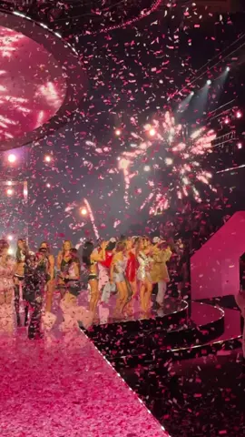維密大秀2025歡樂落幕！ #victoriassecret 