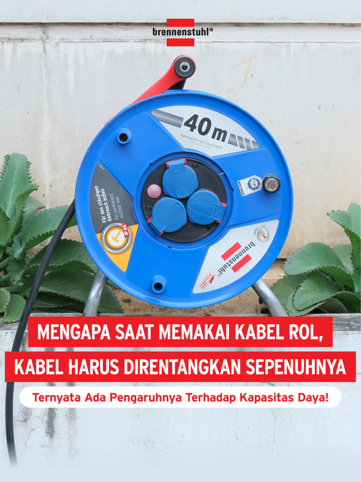 Ternyata ada pengaruh terhadap kapasitas daya apabila Anda tidak merentangkan kabel pada kabel rol sepenuhnya saat Anda memakainya ⚠️ Saat arus listrik mengalir melalui kabel, itu akan menghasilkan panas. Jika kabel pada kabel rol masih tergulung, panas ini tidak dapat menyebar ke udara dan akan terperangkap di dalam gulungan. Hal ini menyebabkan suhu kabel meningkat secara signifikan. Peningkatan suhu ini dapat menyebabkan beberapa masalah: - Kerusakan Isolasi Kabel: Panas yang berlebihan dapat melelehkan atau merusak lapisan isolasi plastik yang melindungi kabel. Jika isolasi ini rusak, kabel tembaga di dalamnya bisa terbuka, yang meningkatkan risiko sengatan listrik dan hubungan pendek (korsleting). - Risiko Kebakaran: Panas yang terperangkap dapat menjadi sangat intens sehingga bisa memicu kebakaran. Isolasi kabel dan material di sekitarnya dapat terbakar, menyebarkan api ke area lain. Ini adalah alasan utama mengapa menggunakan kabel rol yang tergulung dianggap sebagai penyebab bahaya kebakaran. #brennenstuhl #brennenstuhlid #brennenstuhlindonesia #kabelekstensi #PeralatanKantor #KabelRol #KabelGulung #listrik #peralatanlistrik #colokan #tipselektronik