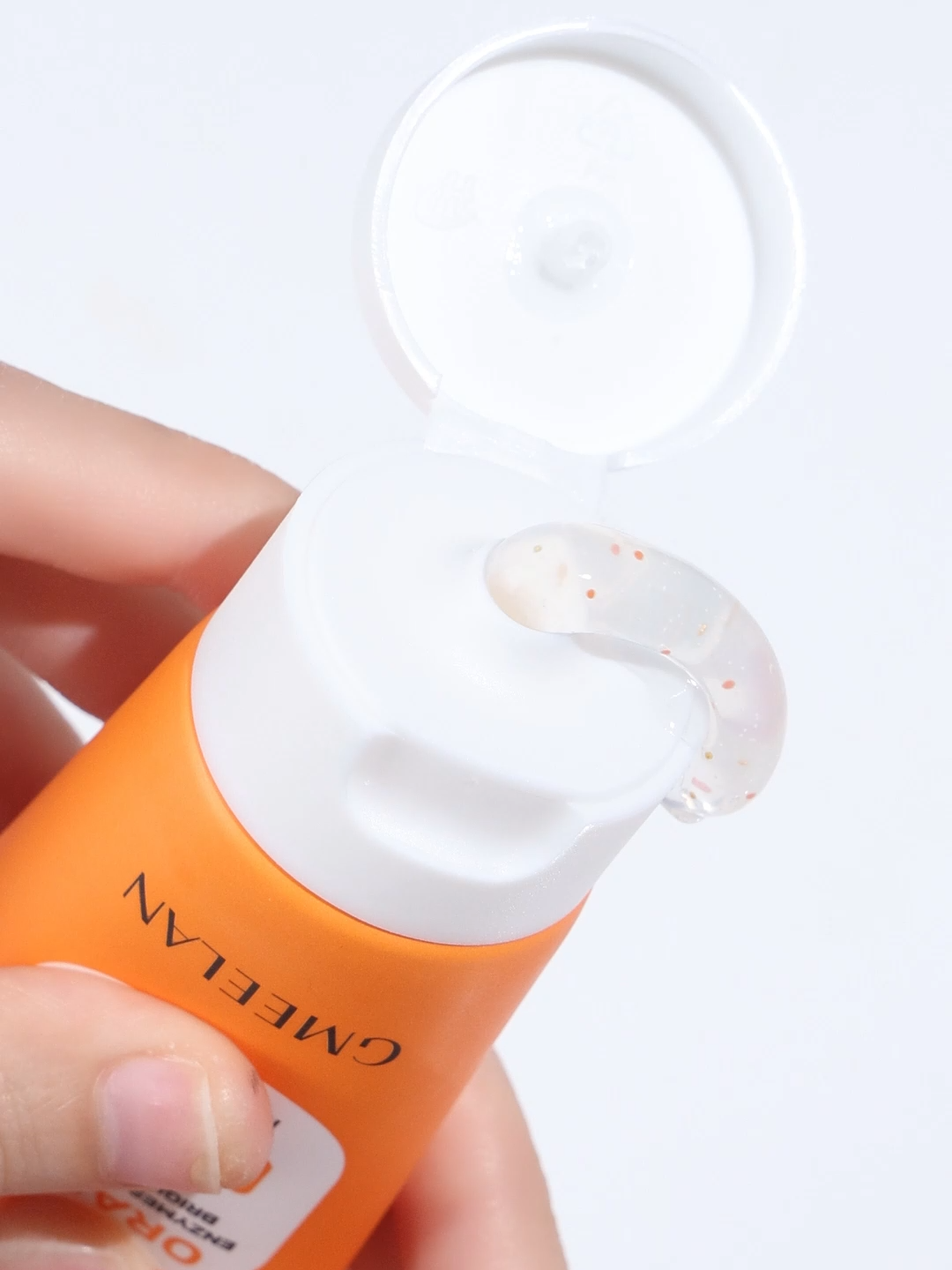 Adiós a la piel opaca y áspera 💨  ¡Hola a una piel suave y luminosa con Orange Enzymes! 💫 #GMEELAN #exfoliatinggel #exfoliation #skincare #OrangeEnzymes