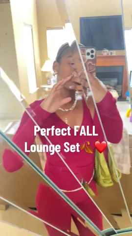 My favorite at the moment❤️ #loungesets #fallloungewear #tiktokaffiliateprogram #contentcreatortips 