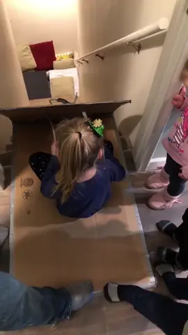 POV:How to go downstairs quickly#kidsoftiktok #funnyvideos #usa_tiktok #funnytiktok 