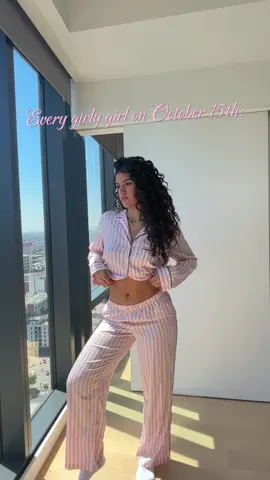 everyone quiet my show is on!!! the angels are back🤍✨🪽 @Victoria’s Secret #vsangel #victoriassecret #victoriassecretfashionshow 