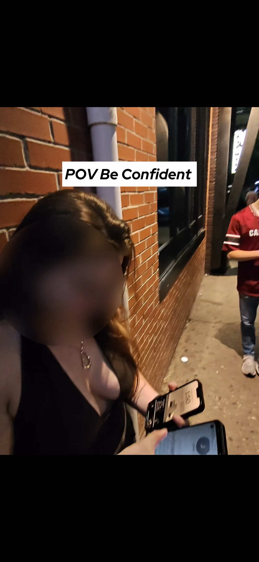 Pro Tip: You don’t always need a situational or observation opener. Sometimes you can just walk up, let her know you’re attracted to her, and ask her out. You don’t need scripted openers or pickup lines. Just have a natural conversation, show intention, and don’t be afraid to express interest. Just don’t come on too strong. Dm me the word “mentor” to apply for 1 on 1 coaching #raybanmeta #coldapproach #rizz #confidence #compliment 