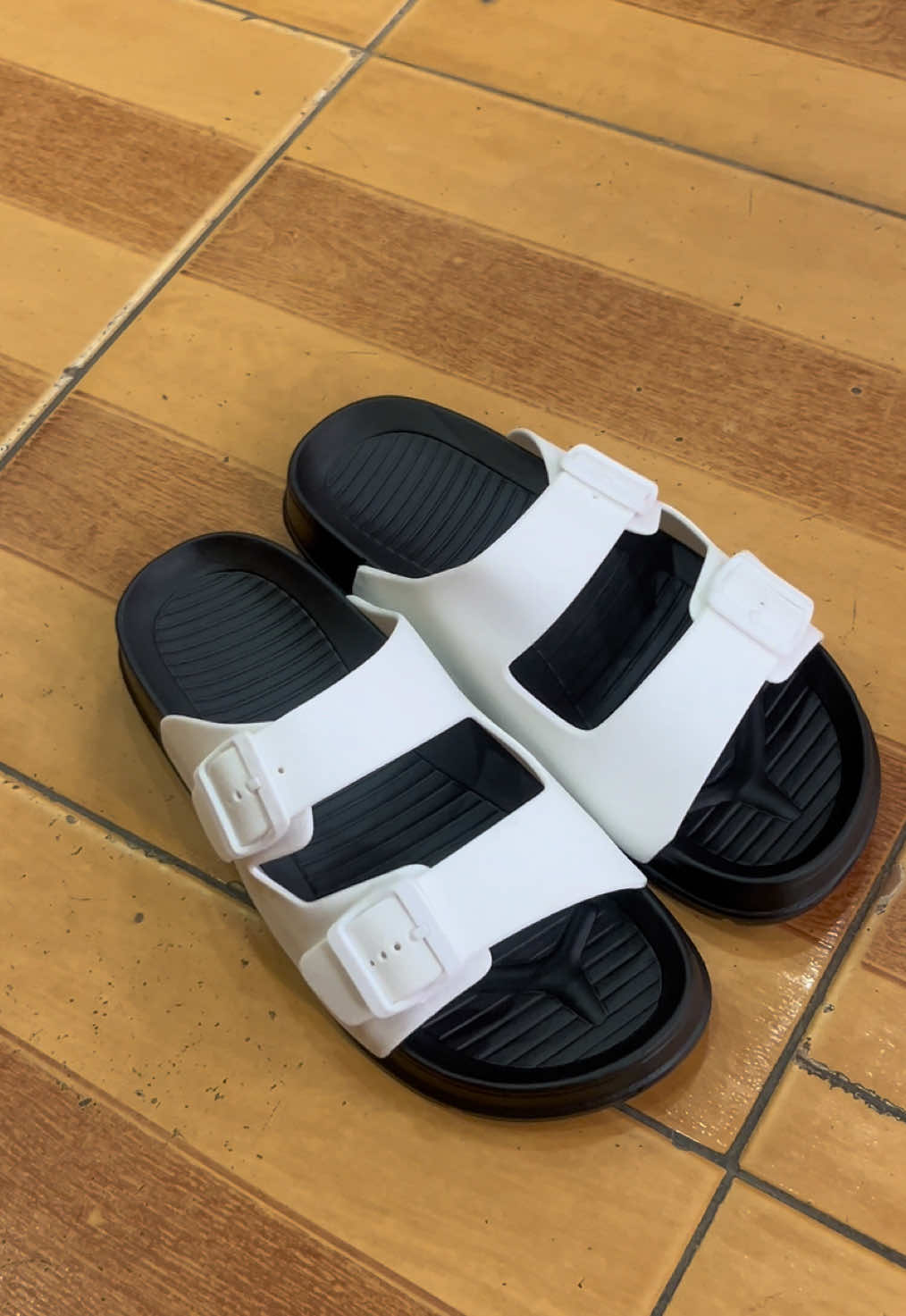 Ang ganda naman nito #slippers #slipper #sandals 