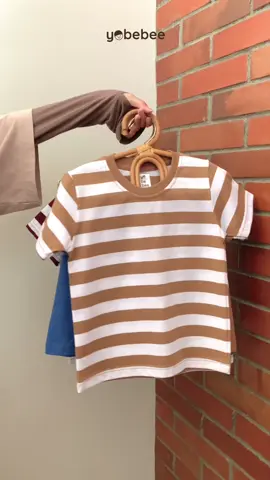 ☁️ Nyaman itu awal dari semua petualangan kecil mereka. ☁️ Bahan adem, motif stripe lembut, dan feel yang bikin si kecil bebas lari, ketawa, dan eksplor dunia dengan happy 🌈✨ Karena setiap tawa pantas dapet kenyamanan — bareng Lilo Stripe Daily Set pastinya! 💛 🛒 Buruan checkout sebelum kehabisan ya, Moms! #Yobebee #LiloStripeDailySet _ #pakaiananak #bajuanak #onesetanak       