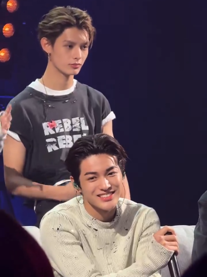 Double kill 🔥 both are so handsome!!😍😍 Hyung #JAMES & Maknae #KEONHO at iHeartRadio!  #cortis #kpopvisual #kpopfyp  🔗: xhslink.com/o/JjpbeY19g4 