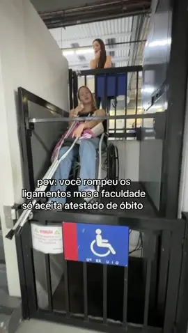 horrível andar de muleta, nunca mais!!!!! 