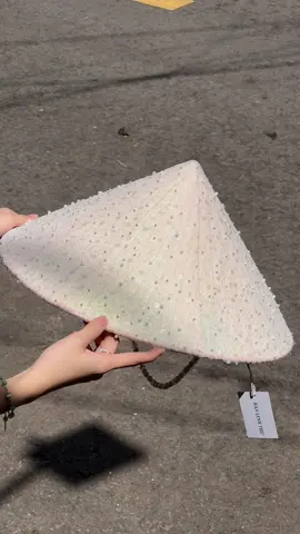 Nón lá Việt Nam thủ công 2 Lớp đính đá , cườm , kim sa siêu bắt sáng by HAN LINH THU #aodaivietnam #nónlá #hànlinhthư #hanlinhthu #HANLINHTHUsimple 