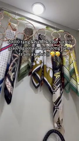 Sắp 20/10 rồi các mẹ mà chưa biết mua quà gì tặng cô thì mua luôn nhé.