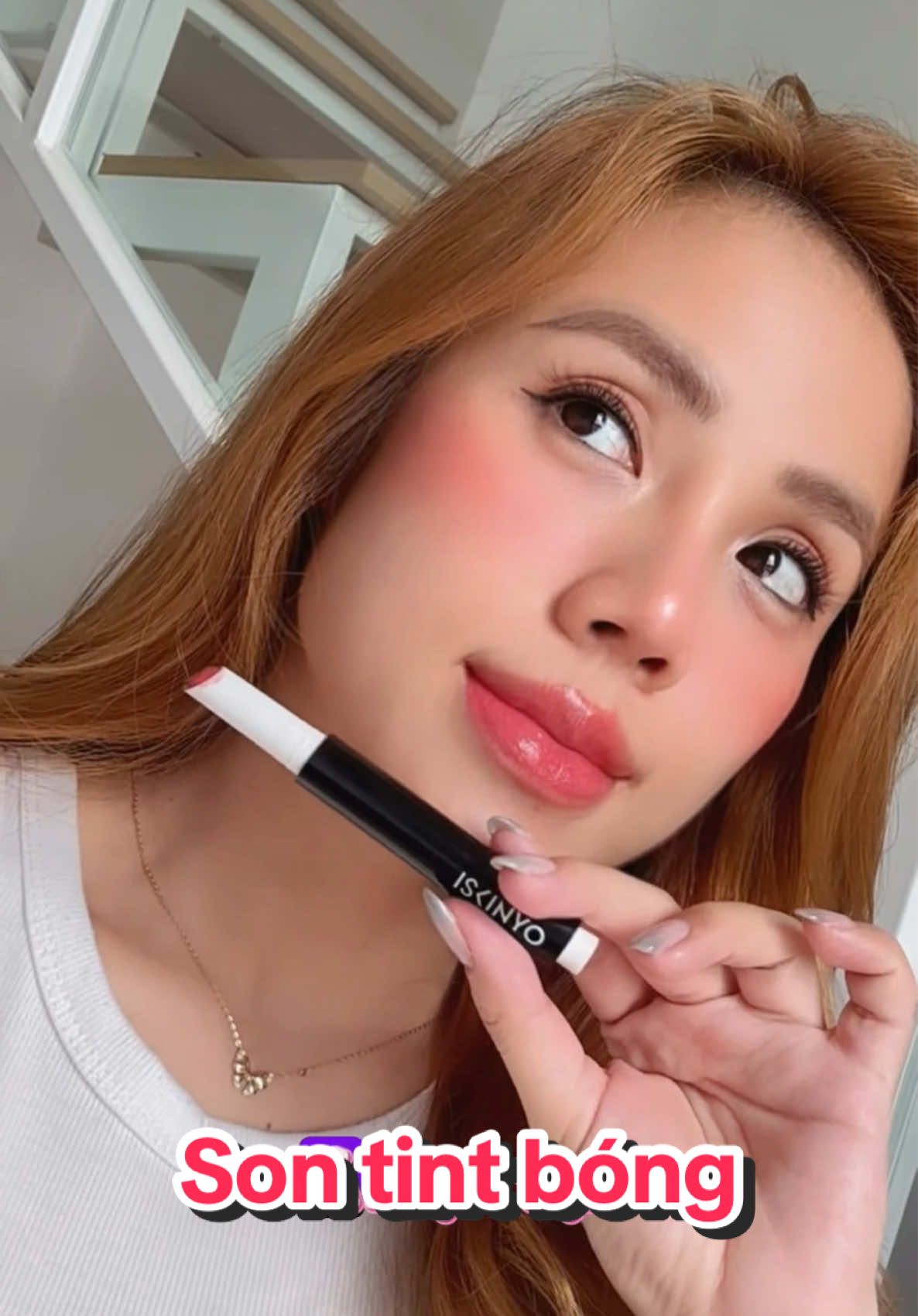 Son vừa xinh mà còn coa độ bám trên môi khá là ok. Ăn uống cũng hỏng sợ bị trôi hết đâu nè 😍😍😍 #sonbong #skinyo #chit93review #makeup 