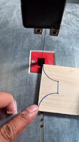 saw skills #woodworking #tips #skills #DIY #fblifestyle #woodwork #decor #doors #makersgonnamake #interior #woodart #construction #woodworking #carpenter #table #furnituredesign #woodcarving #viralreelschallenge #FineWoodworking #woodworkingcommunity #interior #wooddesign #carpenter #maker #DIY #reelsfb #furniture #wood 