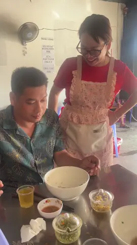 Nhân viên thiệt tình quá#convohien #giaitritiktok #funny #mom #vochongson 