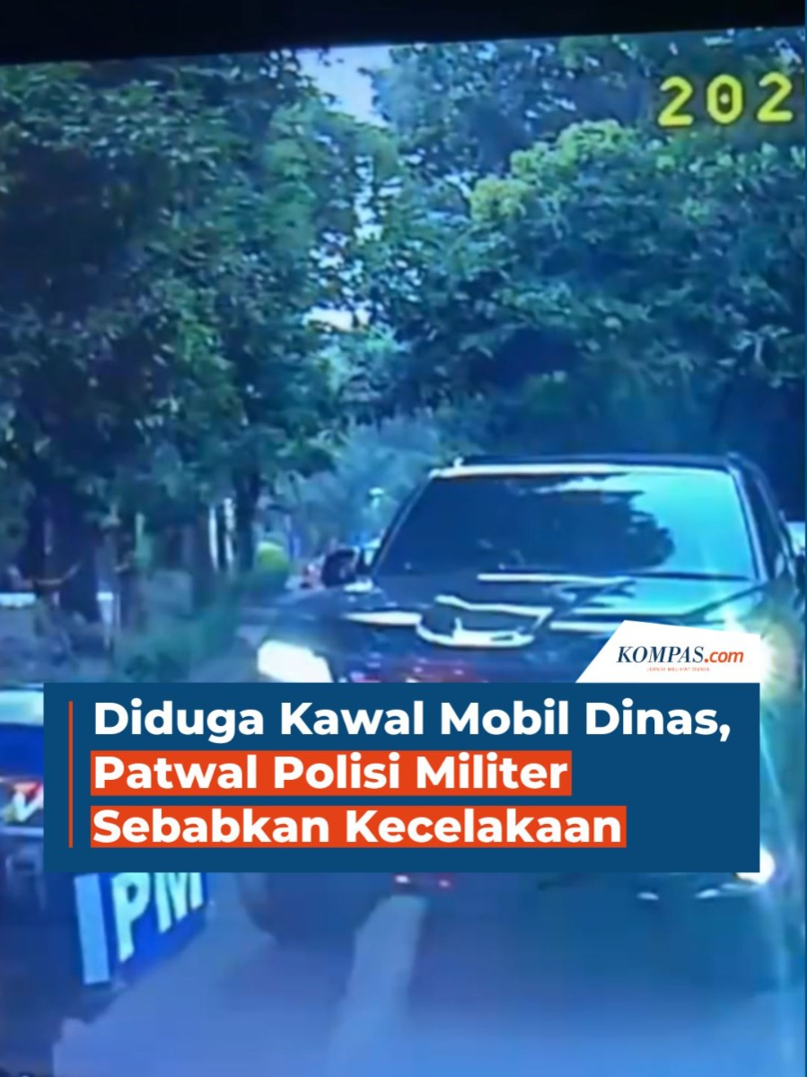 Sebuah video memperlihatkan motor Polisi Militer (PM) memotong jalan untuk mengawal mobil dinas TNI di Jalan Sriwijaya, Kebayoran Baru, Jakarta Selatan, Senin (13/10/2025).  Mobil warga pun terpaksa mengerem mendadak hingga tertabrak kendaraan lain dari belakang. Kapuspen TNI Brigjen Freddy Ardianzah menegaskan, TNI akan menindak sesuai hukum militer apabila terbukti terjadi pelanggaran prosedur. Penulis: Hanifah Salsabila, Larissa Huda Kreatif: Blanka Rahel Maretha Joanne Produser: Elizabeth Ayudya Ratna Rininta ~R #PolisiMiliter #Patwal #Mobil #Jakarta ##Read
