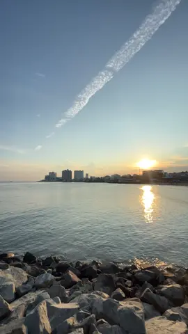 balikpapan emang senyaman itu 🫠 #balikpapan #fouryoupage #fyp #pantai #sunset 