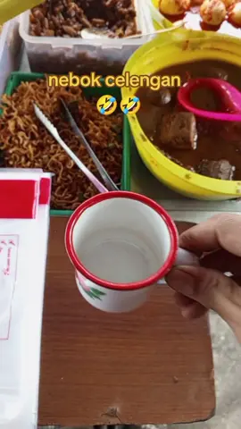 kata Baba Bokir : Gua bisa ngantuk,....🤣🤣 #hiburan #nasiudukdaonpisang #kulinerbetawi #bokir 