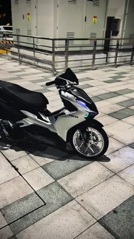 Chiếc xe màu bạc nhưng chủ của nó không bao giờ biết phong bạc😂🚀#ab160 