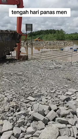 membawakan kawan surat cinta dari kak mega 😁 #hanyakuli 