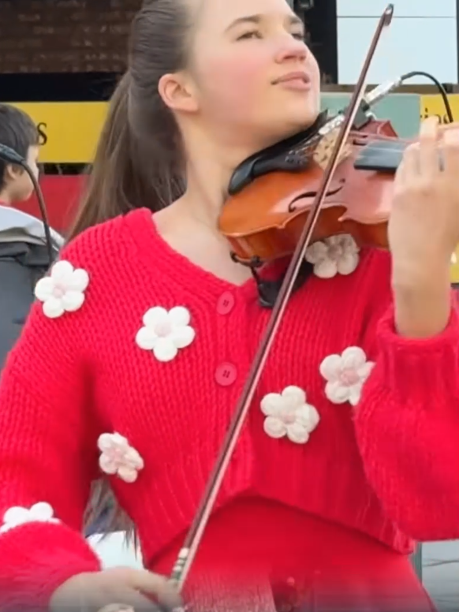 ♥️🌸🌷  Carol of the Bells (composed by Mykola Leontovich)!!  - Violin Cover #violin #violon #violinist #streetmusician