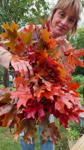 This is my first year trying this method and I’m hooked. The only downside is that glycerin isn’t super cheap, but I had some on hand already for using in some herbal concoctions 🌿 To be honest, I did a 3:1 warm water to glycerine ratio and it still worked well. I also left them in for like 2.5 weeks because life 😅🙃 but they still turned out great and we are already gathering more leaves to make a second round. I’m making garlands with them as well as adding them to some homegrown bouquets 💐  Have any questions about this method? Feel free to ask below ♥️🍁✨ I’ll compare this method to a couple others in my stories, so if you’re curious, be sure to check that out! And shout out to @blossomandbranchfarm for sharing this method! ♥️