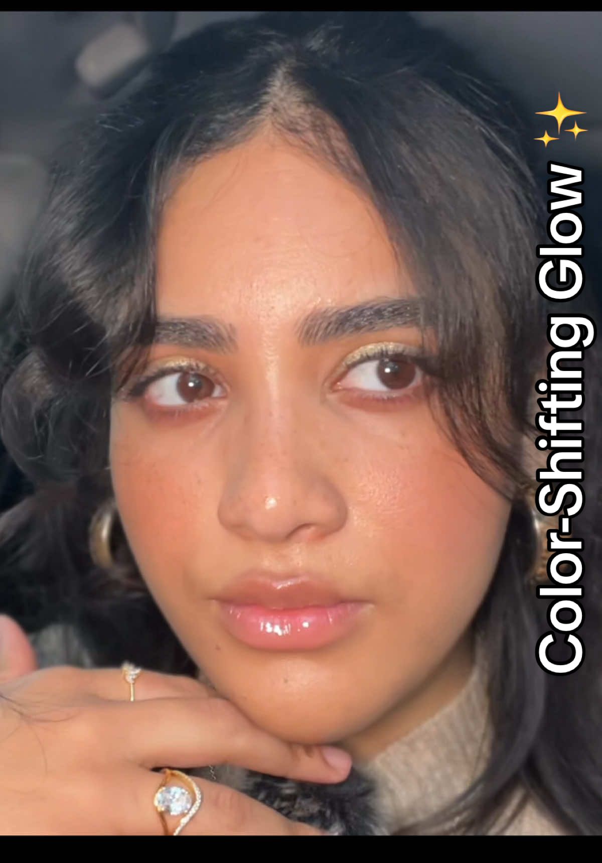 The glow? Unreal. ✨ This multi-chromatic eyeshadow shifts colors every time the light hits — you need this in your makeup bag @Shop MAKE Beauty 💜 #MultiChromaticEyeshadow #GlitterEyes #MakeupFinds #BeautyTok #EyeMakeup 