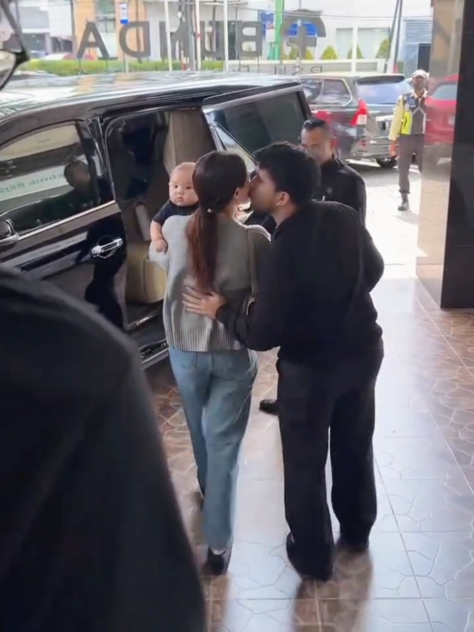 this chapter in life is called HAPPINESS😍💙😇 #masyaallahtabarakkallah #babyarash #aaliyahmassaid #thariqhalilintar #fyp 