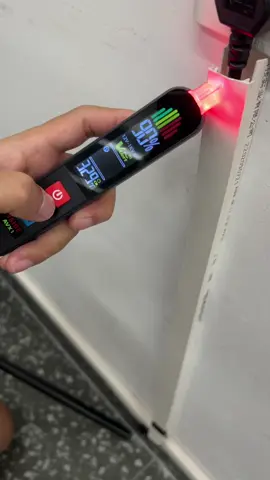 Circuit breakpoint detection Voltage Tester#electrician #electriciansoftiktok #electricianlife  #voltage #tester #noncontact #ac #dc #voltmeter #DIY #multimeter #infrared #laser #crossline #ncv #socket #outlet #tools #circuit #detector #sparky#BSIDE#threephase #phase #tool 