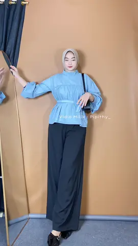 Nyesel bgt kalau ga punya blouse yang satu ini😭😍By@POLA WEAR. id #blouse #blousejeans #blousedenim #blousewanita #atasanwanita 