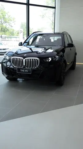 BMW X5 xDrive 4.0Li Where athletic performance meets executive comfort. The X5 xDrive 4.0Li embodies precision engineering — a seamless fusion of power, balance, and elegance. Its turbocharged inline-six delivers refined aggression, while adaptive air suspension glides over every contour of the road. Inside, luxury takes command: Merino leather, ambient lighting, and BMW’s curved dual-display redefine digital sophistication. Key Specs: • 3.0L Twin-Turbo I6 — 381 hp • 0–100 km/h in 5.4 sec • xDrive AWD with adaptive air suspension • 12.3” + 14.9” curved display • Executive comfort package & panoramic sky lounge #ForYou #ForYouPage #FYP #BMWX5 #USA