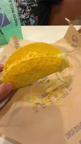 tacobell makes the world go round #tacobell #tbell #meow #yum 