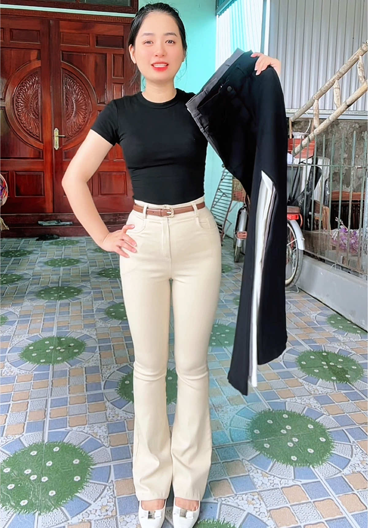 Quần ống loe hàng jean kaki nha chị em #quanongloe #quanloe #quanloelungcao #quankaki #thoitrangnu #phoidoxinh #outfit 