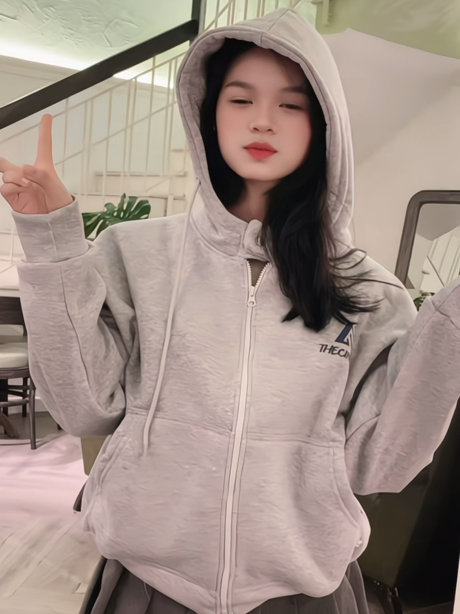 Áo hoodie boxy mới ra mắt nhà Cinddy, in phản quang 7 màu xinh xỉu #cinddybrand #aokhoac #hoodie #thoitrang #xuhuong #xhtiktok #hoodiezip #fyp #aokhoacni #xuhuongtiktok #boxy