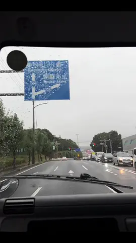 雨の日って、少しだけ世界が優しく見えるね。　　　　　　　　　　　　　　　 #somebodyspleasure #anime #japanvibes #fyp #おすすめ 