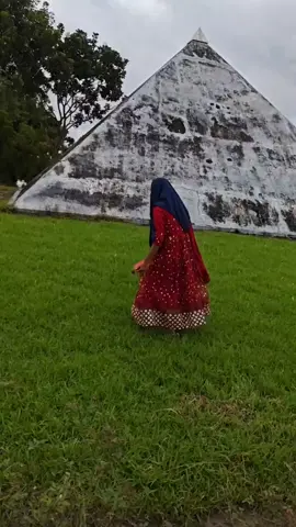 ভিন্ন জগৎ 