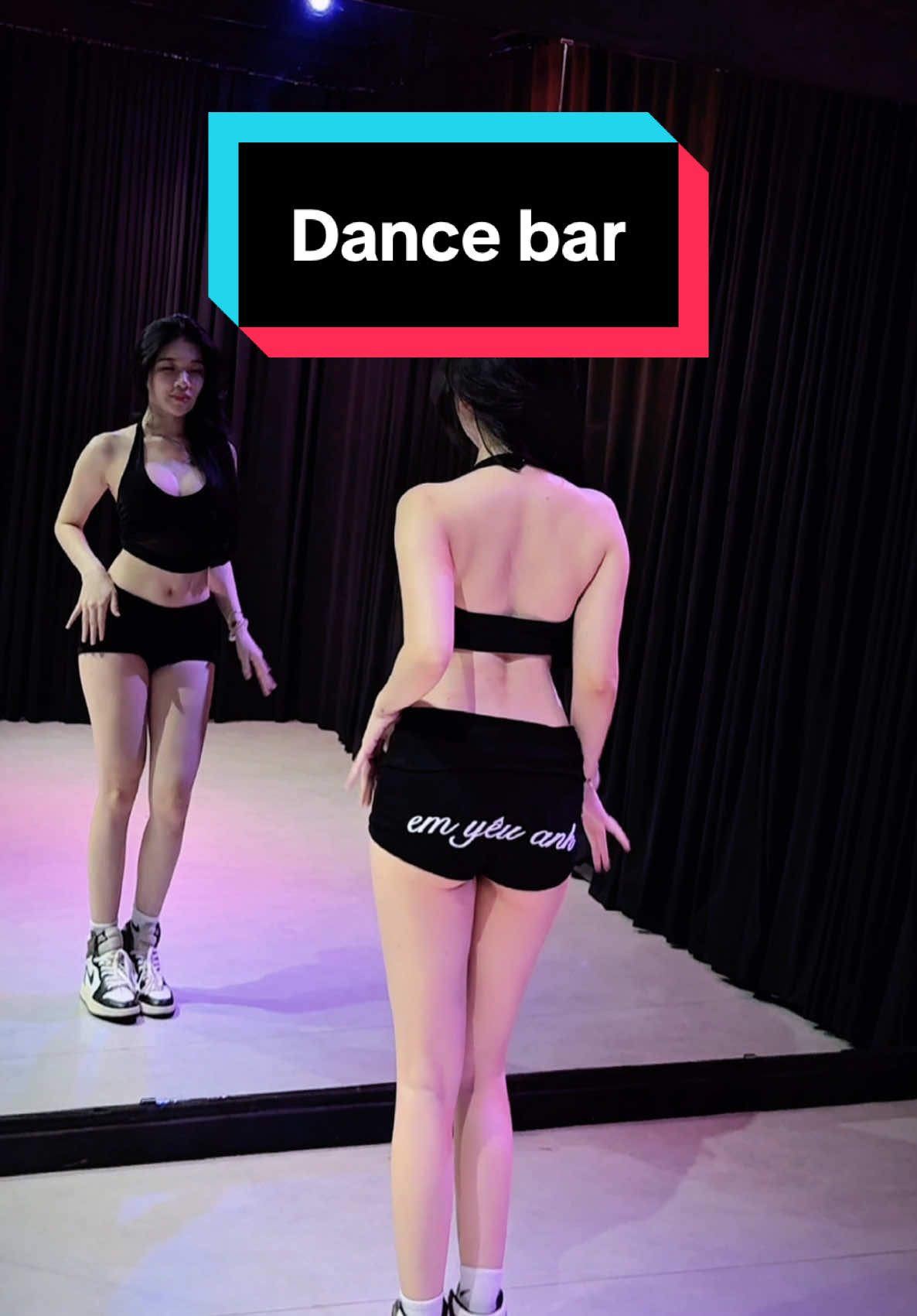 Trong kho có bao nhiêu mang hết ra đây =)))))) #dancebarNgocAnh #dancebar 