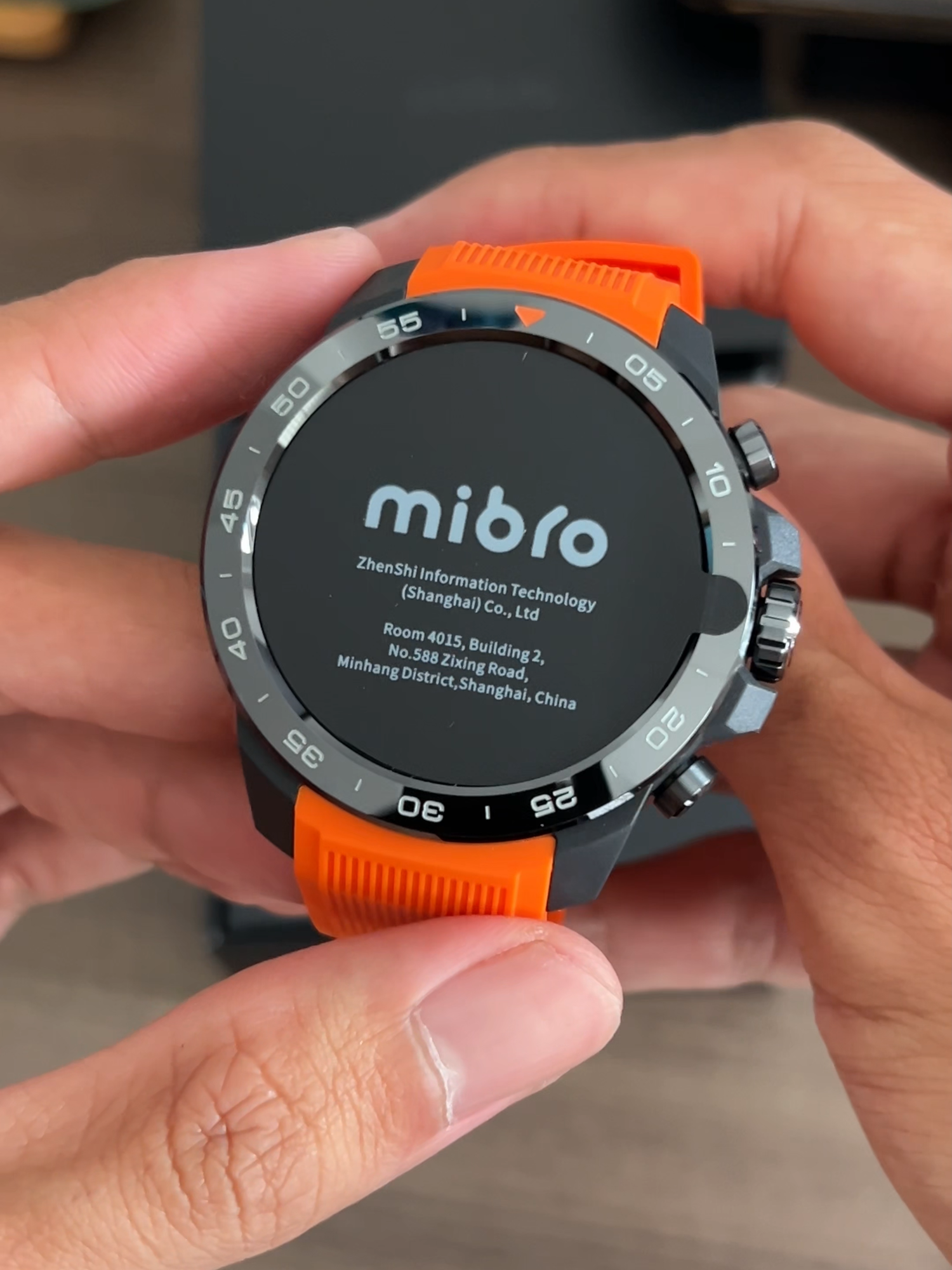 Đôi khi chỉ cần 1 cái đồng hồ 