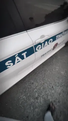 Tan vào bóng đêm lạnh lùng.